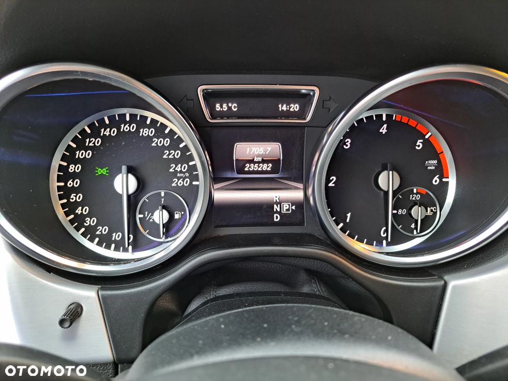 Mercedes-Benz ML 350 BlueTEC 4-Matic - 12