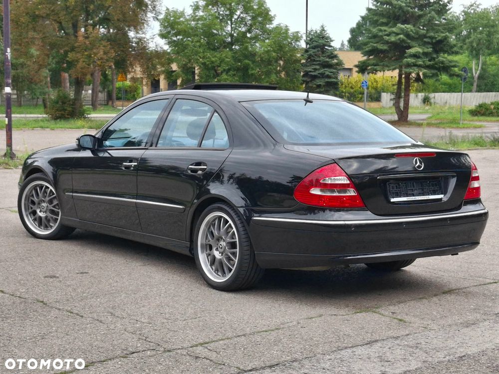Mercedes-Benz Klasa E 500 Avantgarde Sport Edition - 23