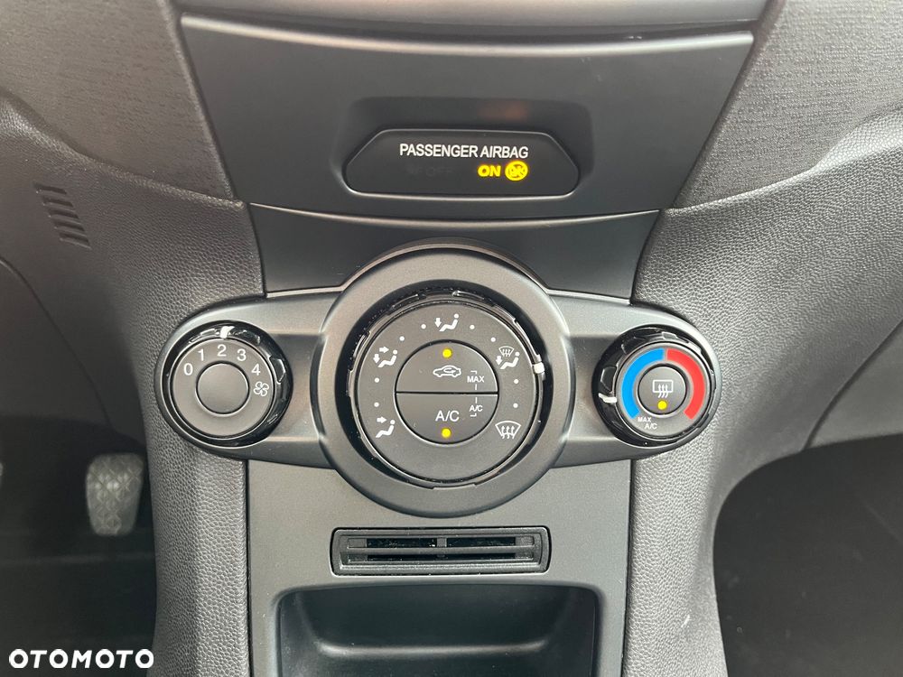 Ford Fiesta 1.25 Gold X EU6 - 29