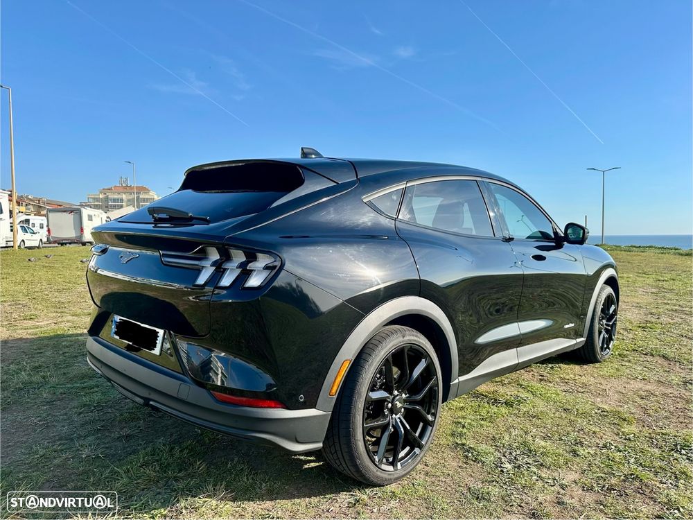 Ford Mustang Mach-E - 2