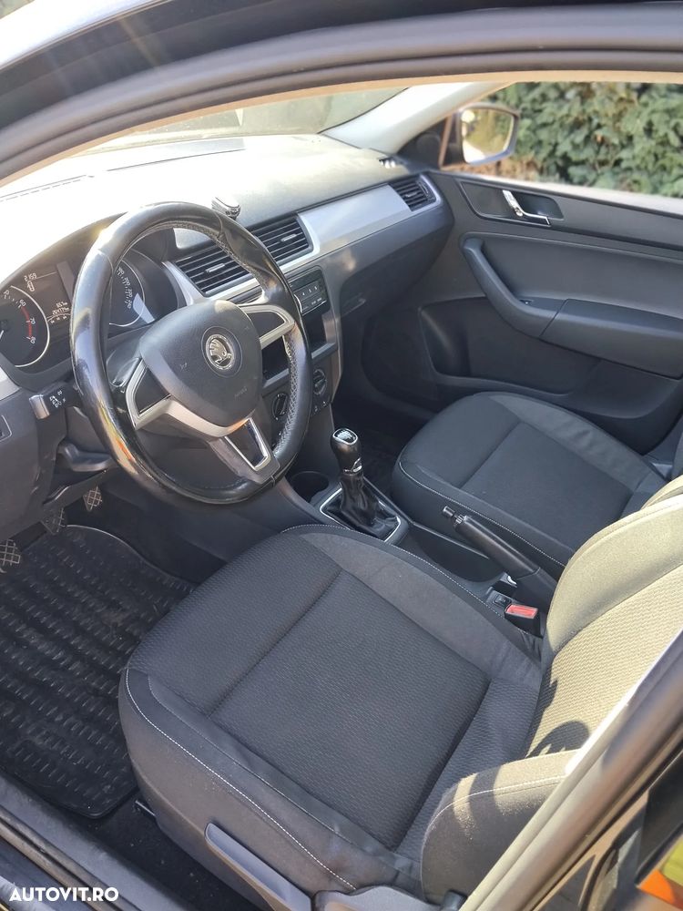 Skoda RAPID 1.2 TSI Ambition - 11