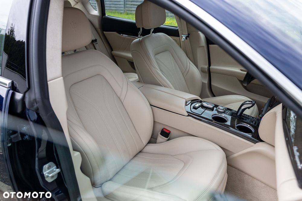 Maserati Quattroporte GranLusso S - 32