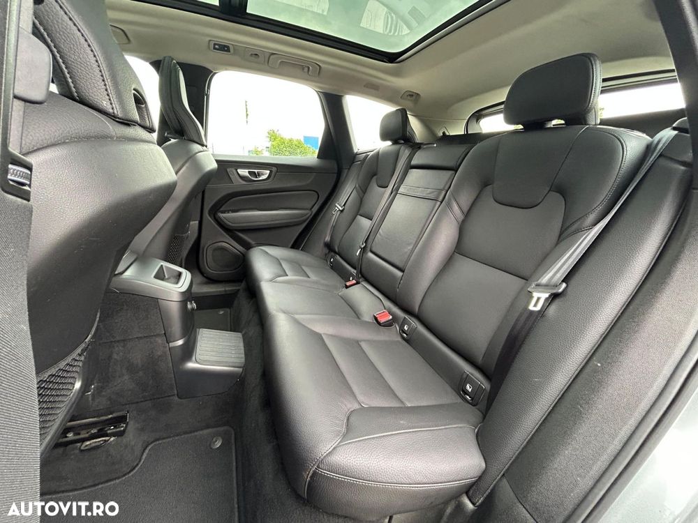 Volvo XC 60 T8 Twin Engine AWD Momentum - 16