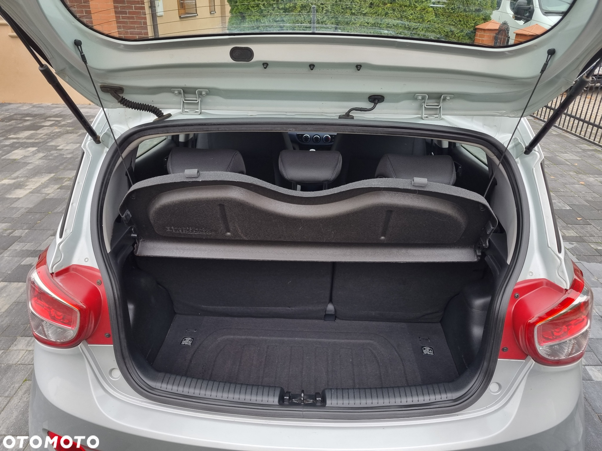 Hyundai i10 1.0 Premium - 17