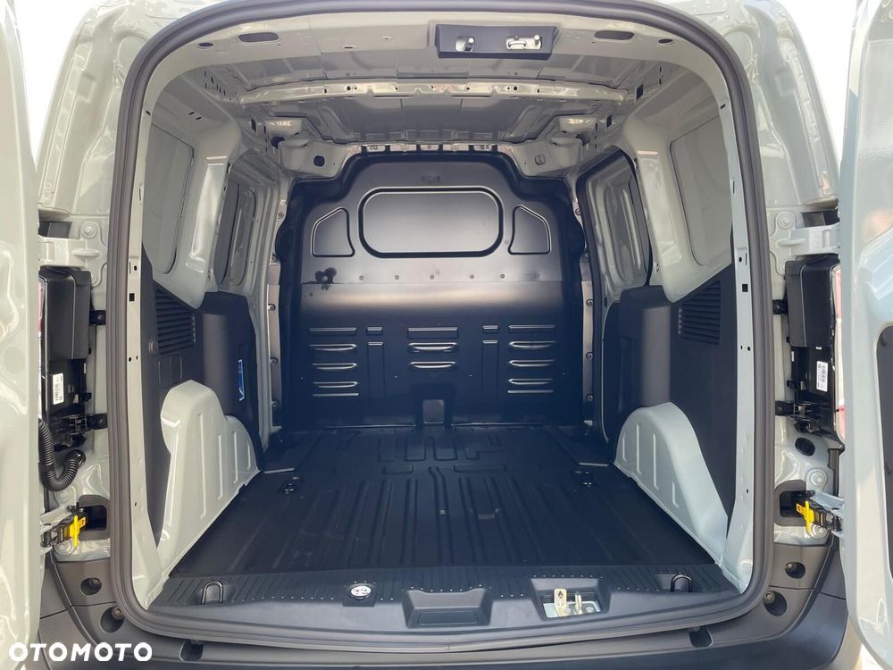 Ford Transit Courier - 15