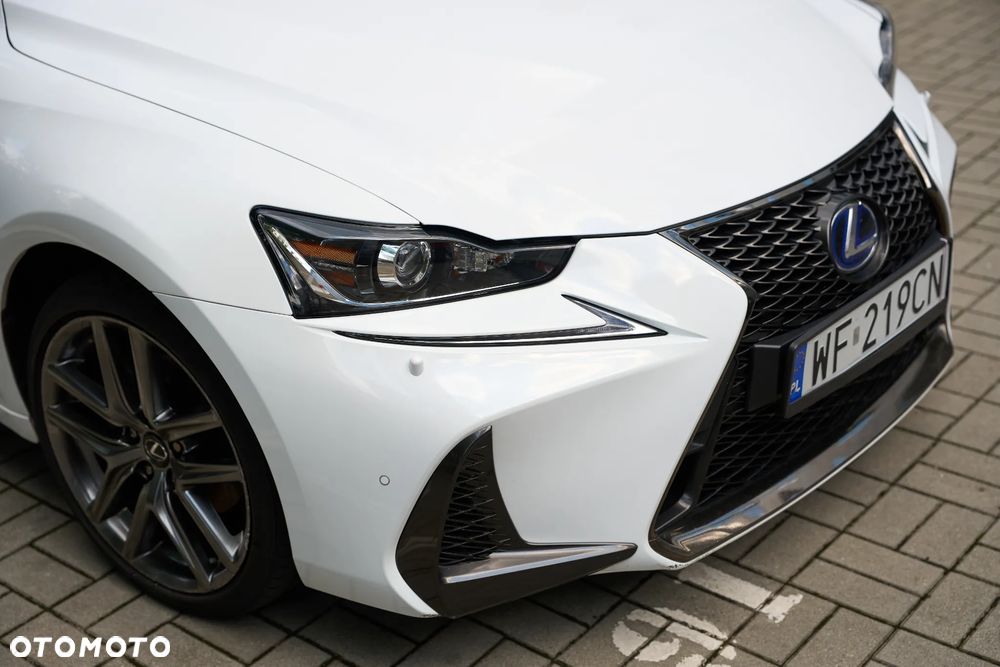 Lexus IS 300h F Sport - 7