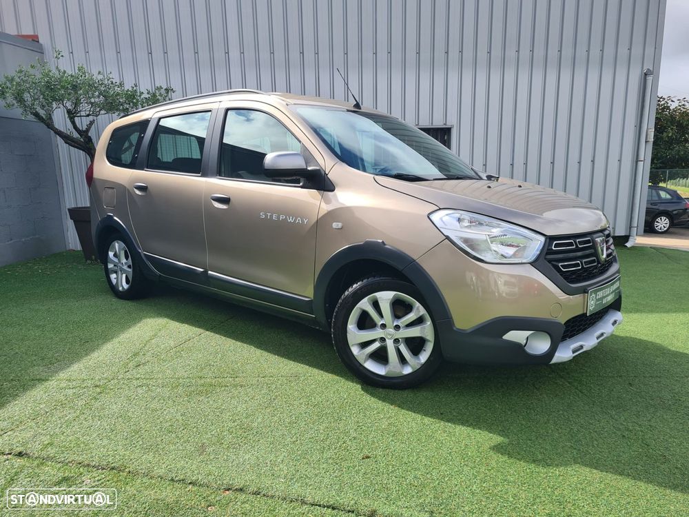 Dacia Lodgy 1.5 Blue dCi Stepway 7L - 2