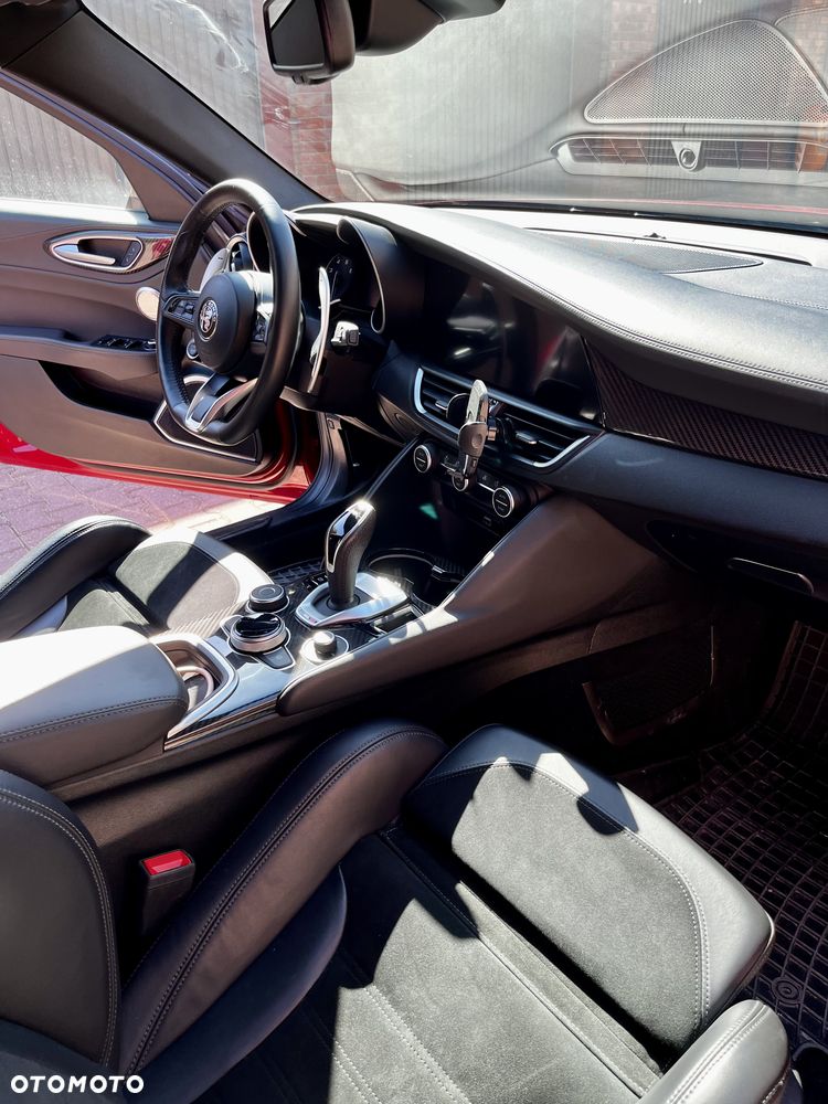 Alfa Romeo Giulia 2.0 Turbo Veloce TI Q4 - 8