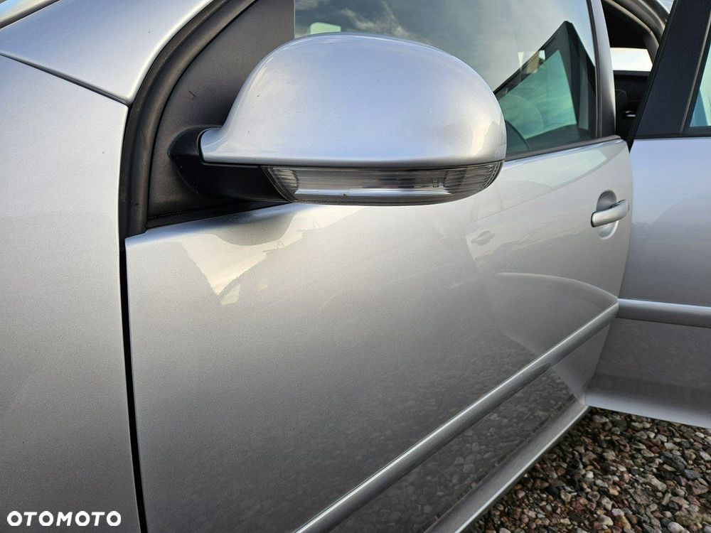 Volkswagen Golf 1.9 TDI United - 25
