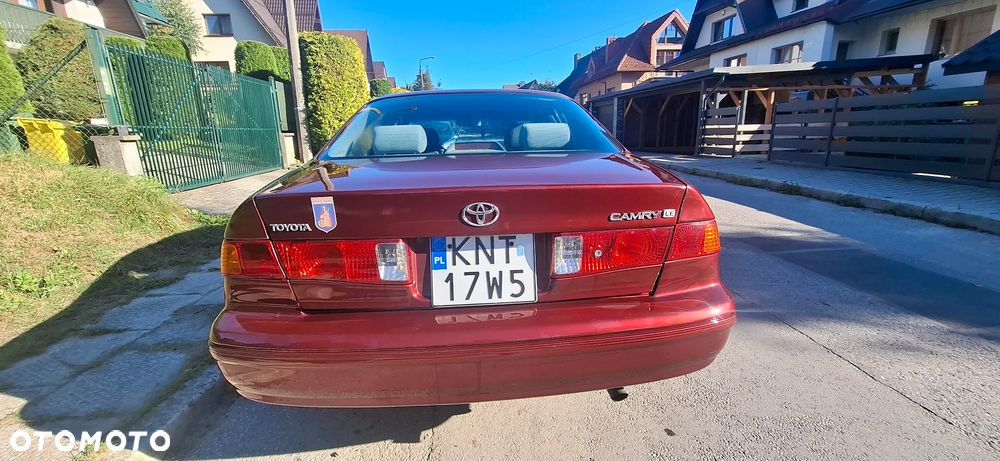 Toyota Camry - 21
