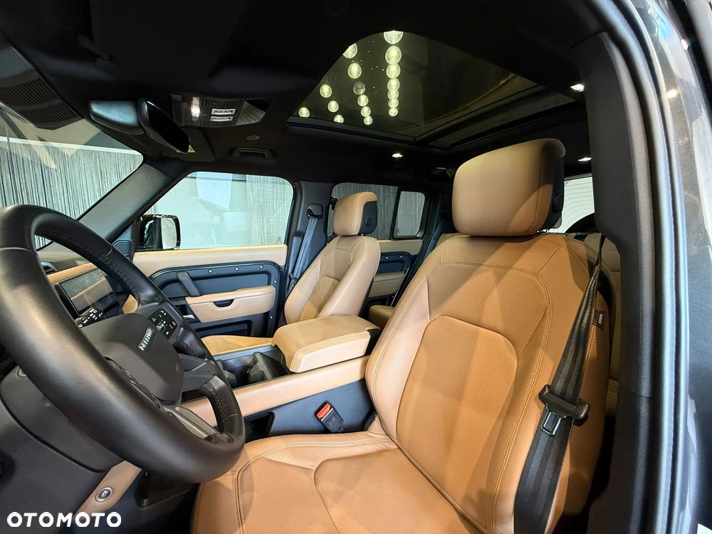 Land Rover Defender 2.0 P300e PHEV X-Dynamic HSE - 17