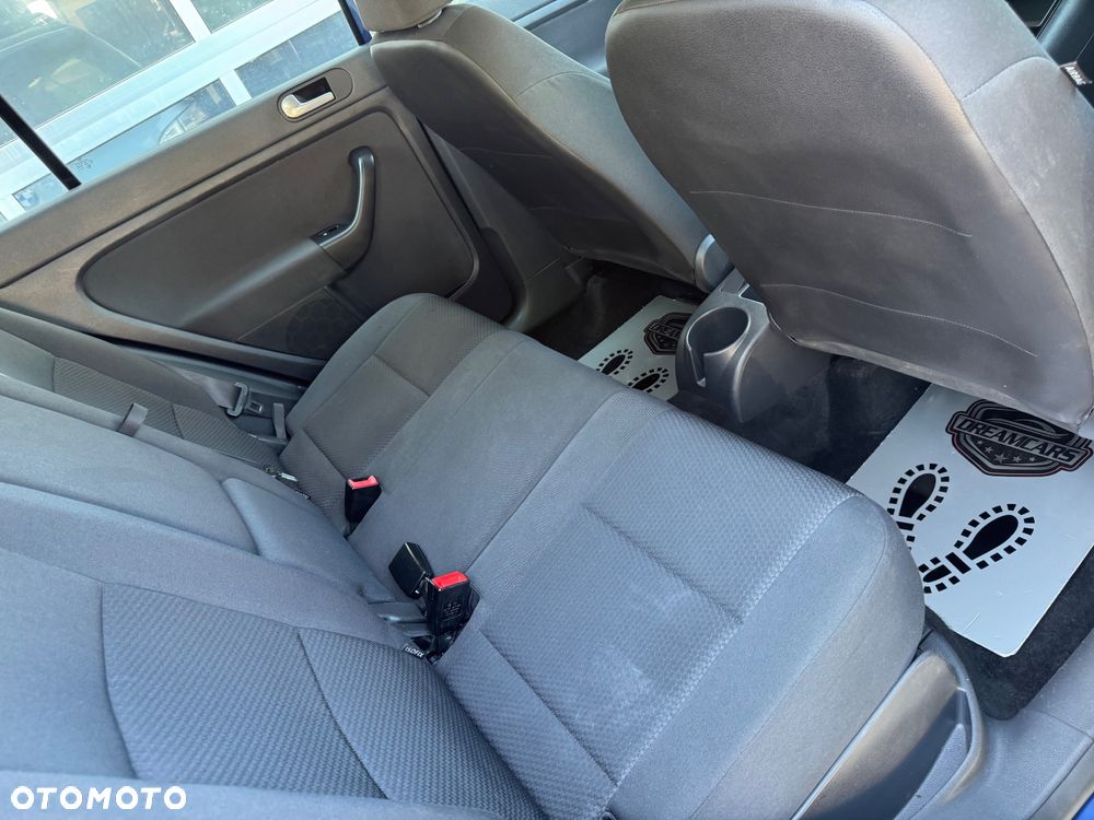 Volkswagen Golf Plus - 16