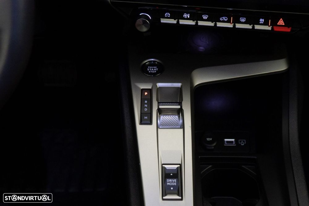 Peugeot 408 1.2 Hybrid Allure e-DCS6 - 22