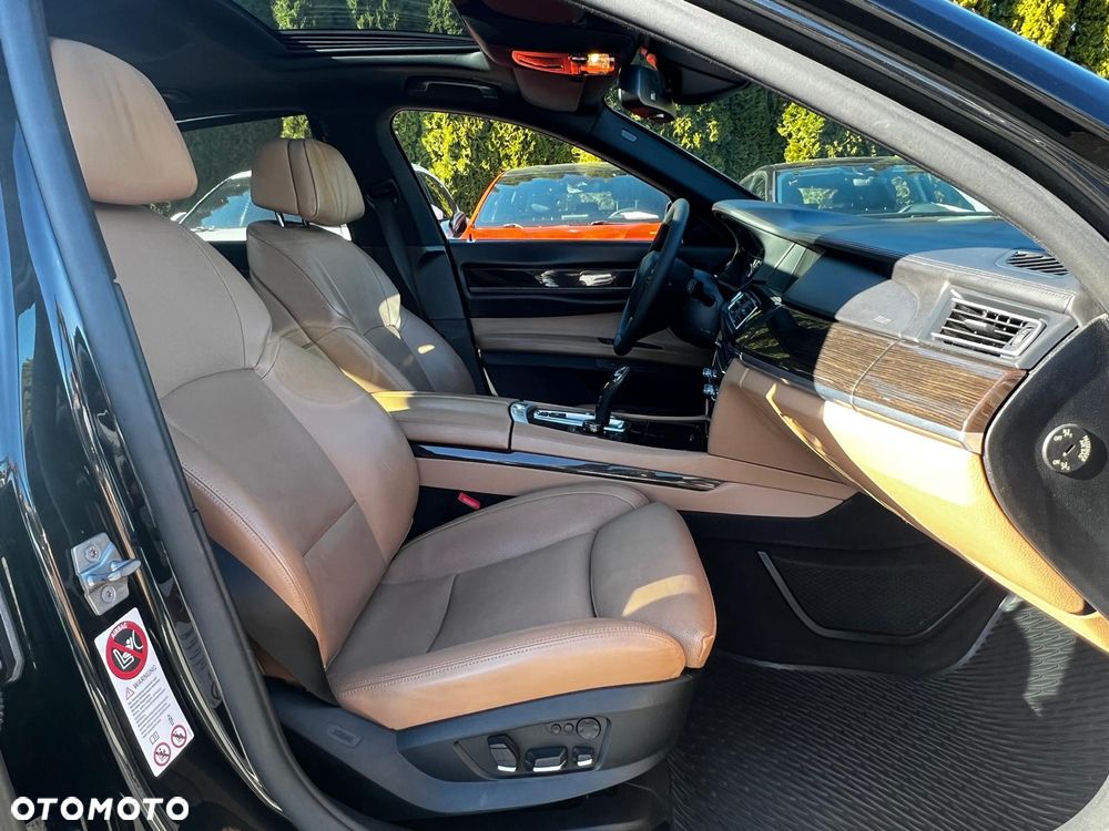 BMW Seria 7 730d - 23