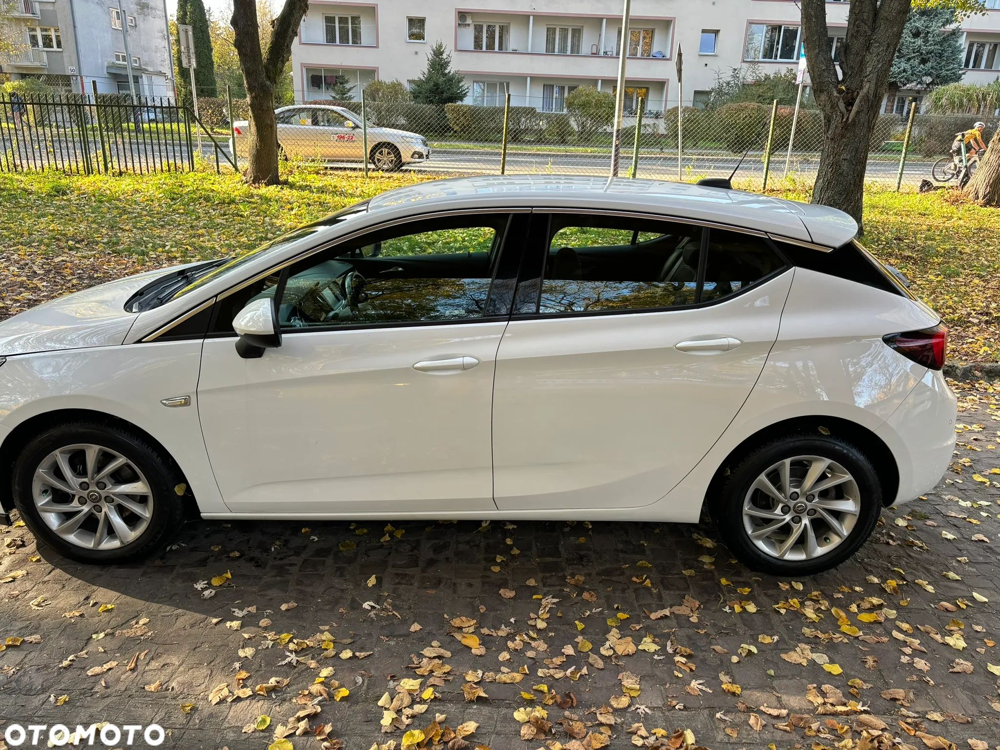 Opel Astra IV 1.6 CDTI Executive - 1