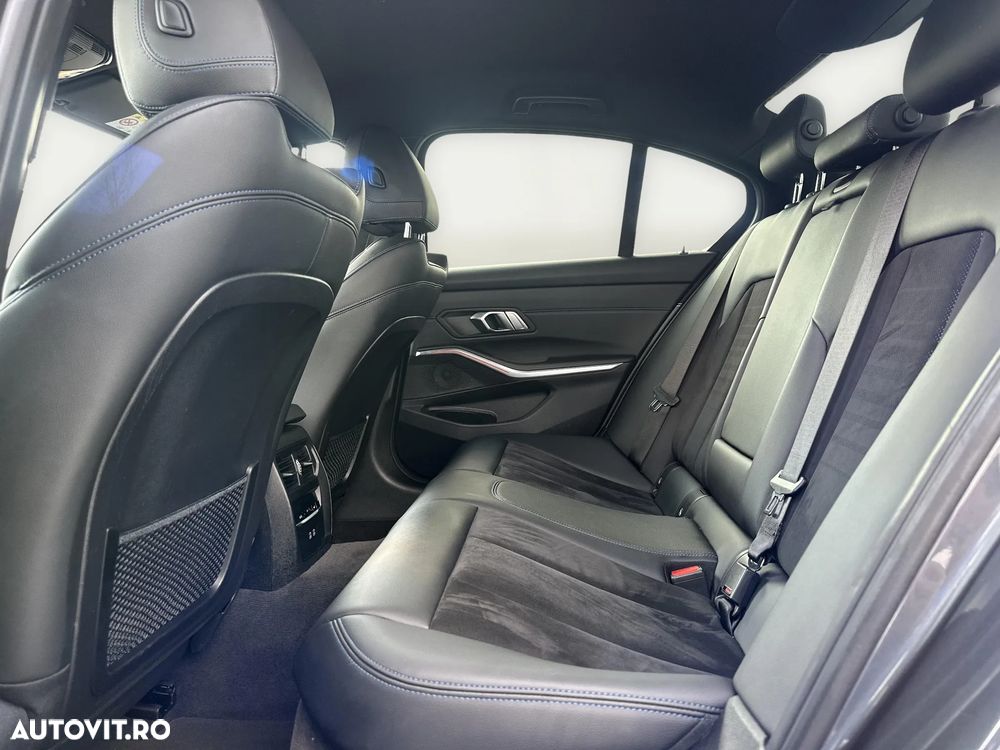 BMW Seria 3 330e xDrive Aut. - 12