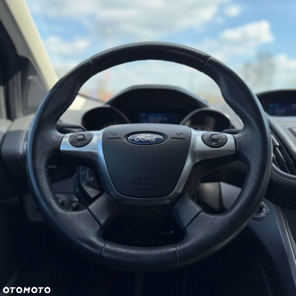 Ford Kuga 1.5 EcoBoost 2x4 Titanium - 25