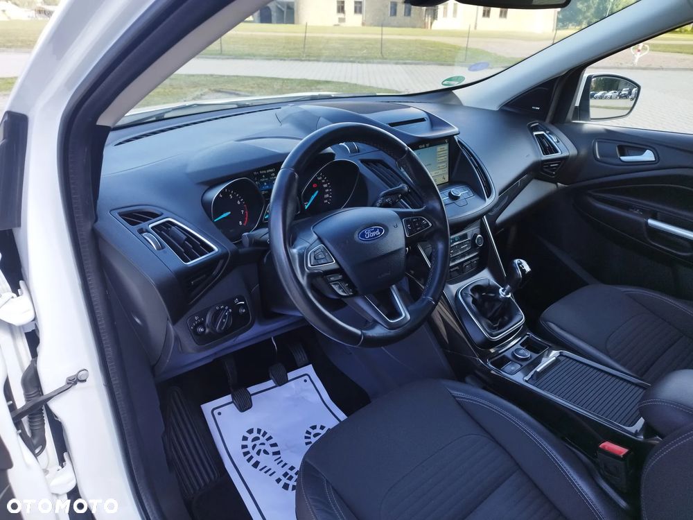 Ford Kuga 1.5 EcoBoost 2x4 Titanium - 20