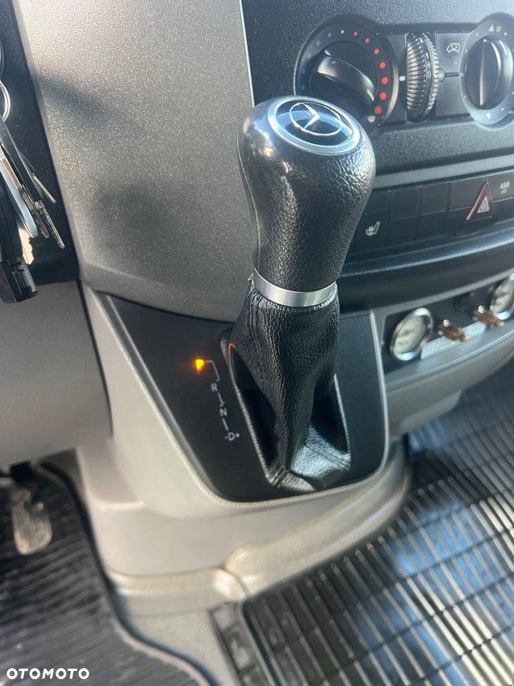 Mercedes-Benz Sprinter - 9