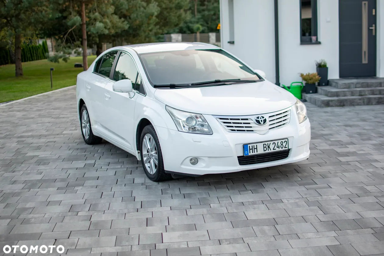 Toyota Avensis - 12