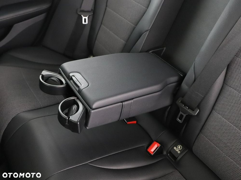 Mercedes-Benz Klasa C 250 9G-TRONIC Avantgarde - 39