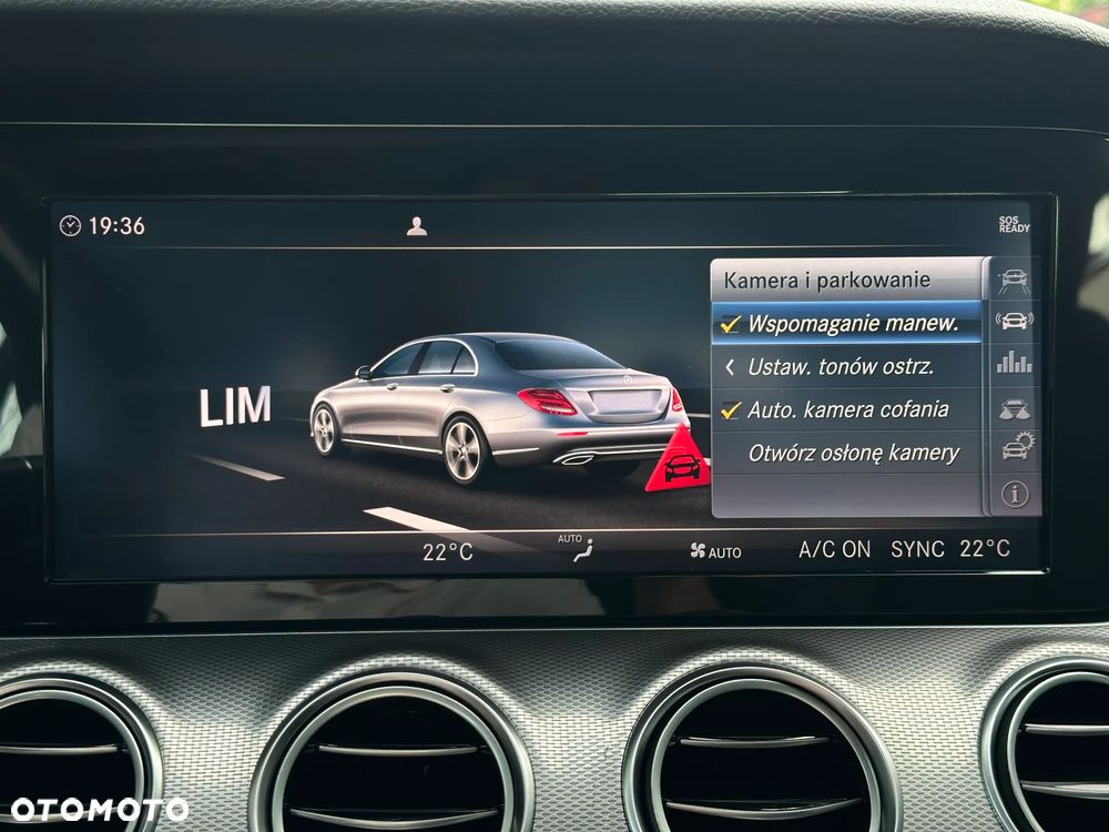 Mercedes-Benz Klasa E 220 d 9G-TRONIC - 21