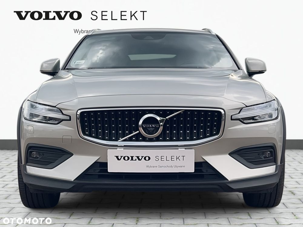 Volvo V60 Cross Country - 3