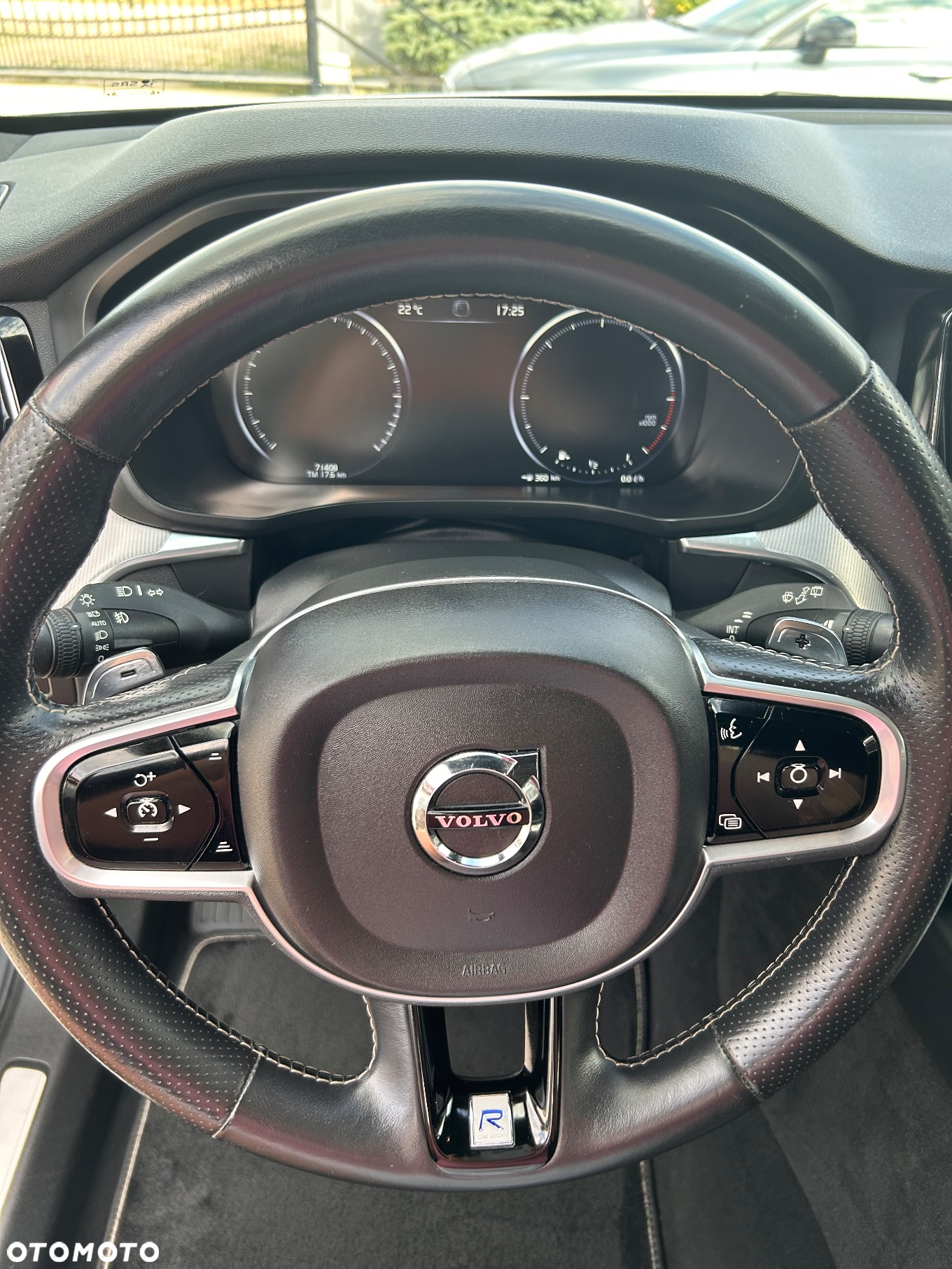 Volvo XC 60 D4 AWD R-Design - 19