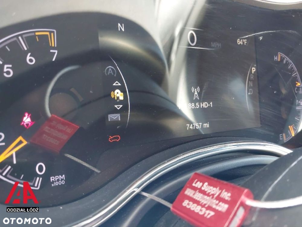 Jeep Grand Cherokee - 11