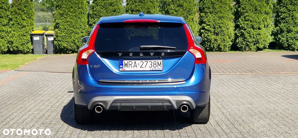 Volvo V60 D6 AWD Plug-in Hybrid Momentum - 5