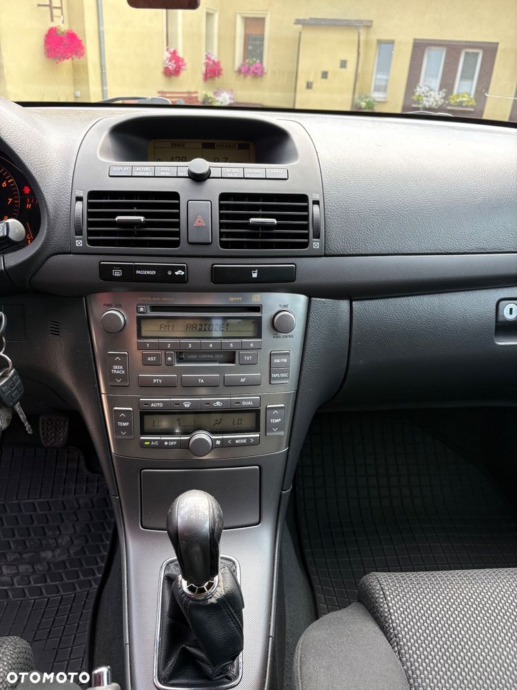 Toyota Avensis 2.0 VVT-i Executive - 10