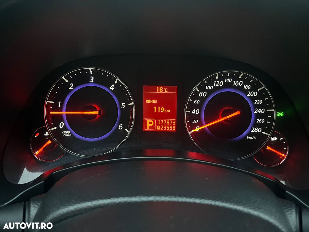 Infiniti FX 30 FX30d AWD Aut. S - 16