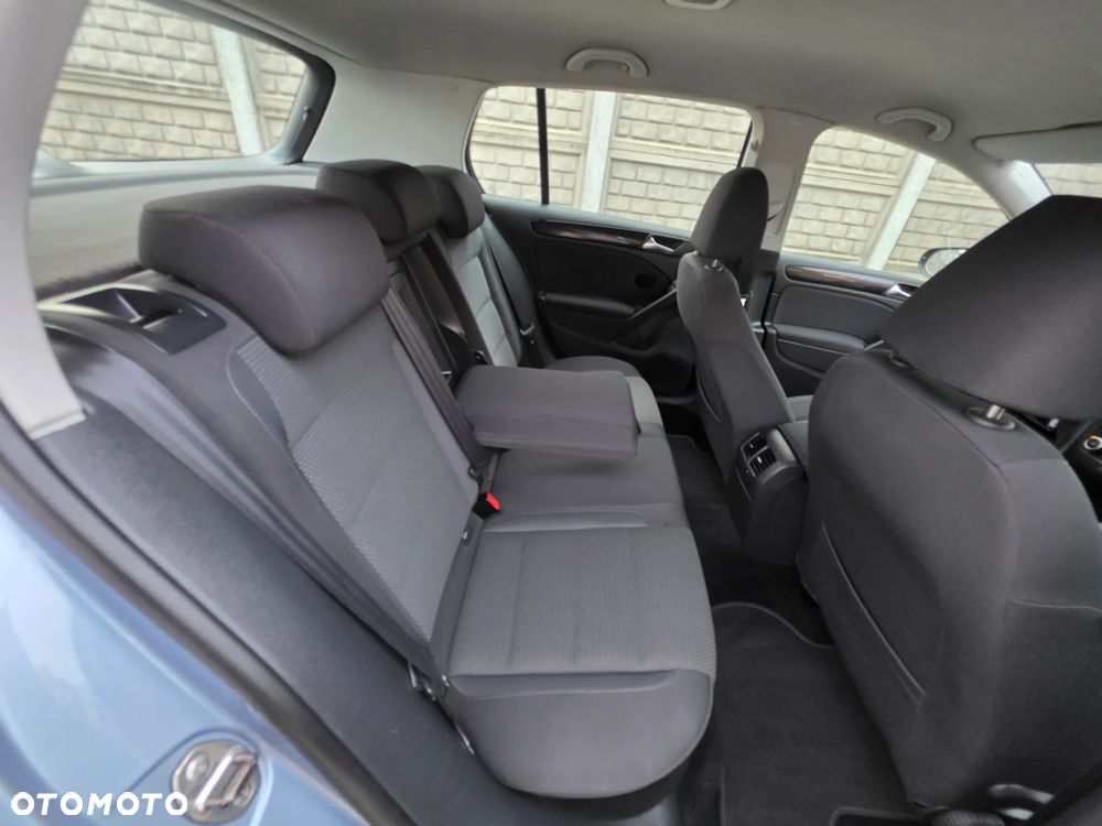 Volkswagen Golf - 23