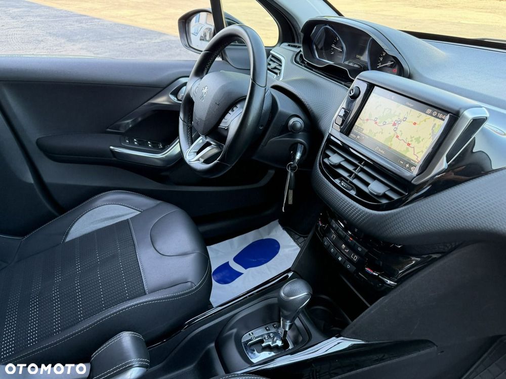 Peugeot 2008 1.2 Pure Tech GPF Active S&S EAT6 - 34