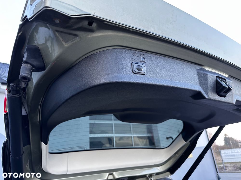 Ford Kuga - 28