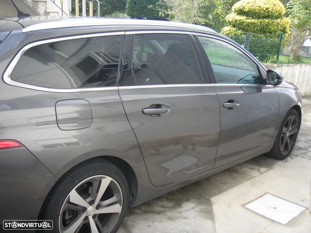 Peugeot 308 SW 1.2 PureTech Allure - 4