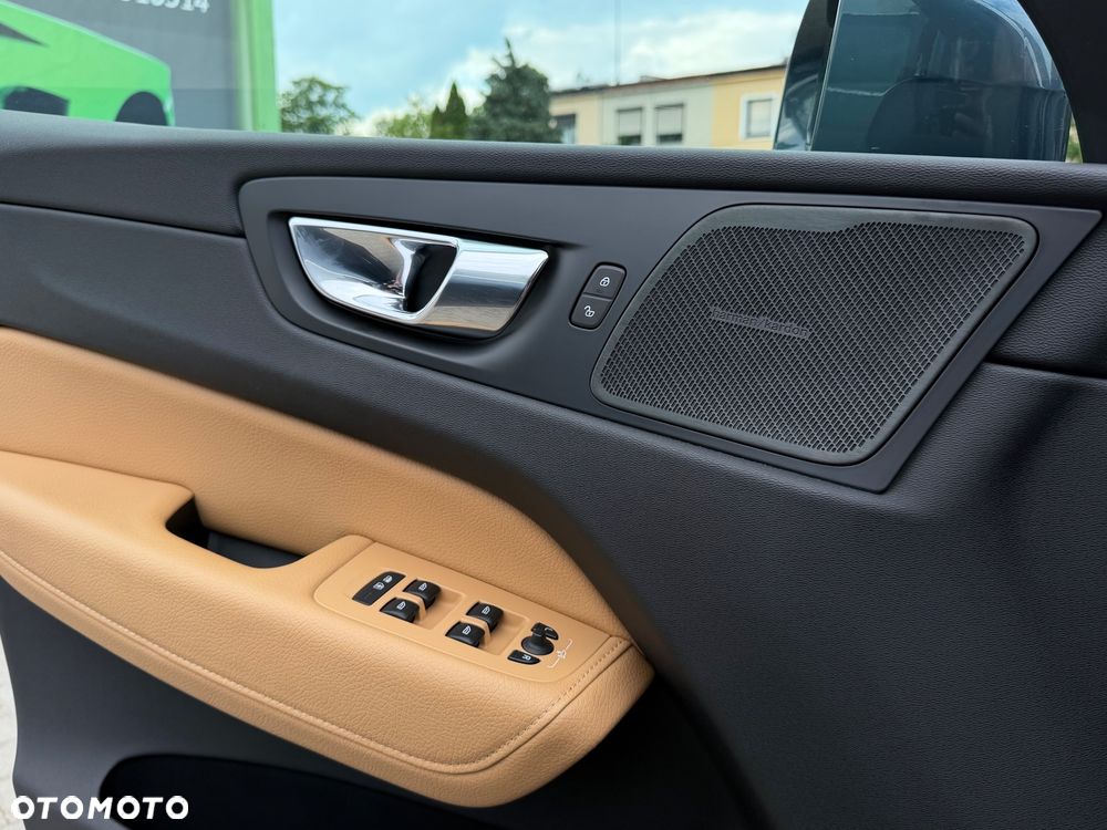 Volvo XC 60 D4 Momentum Pro - 23