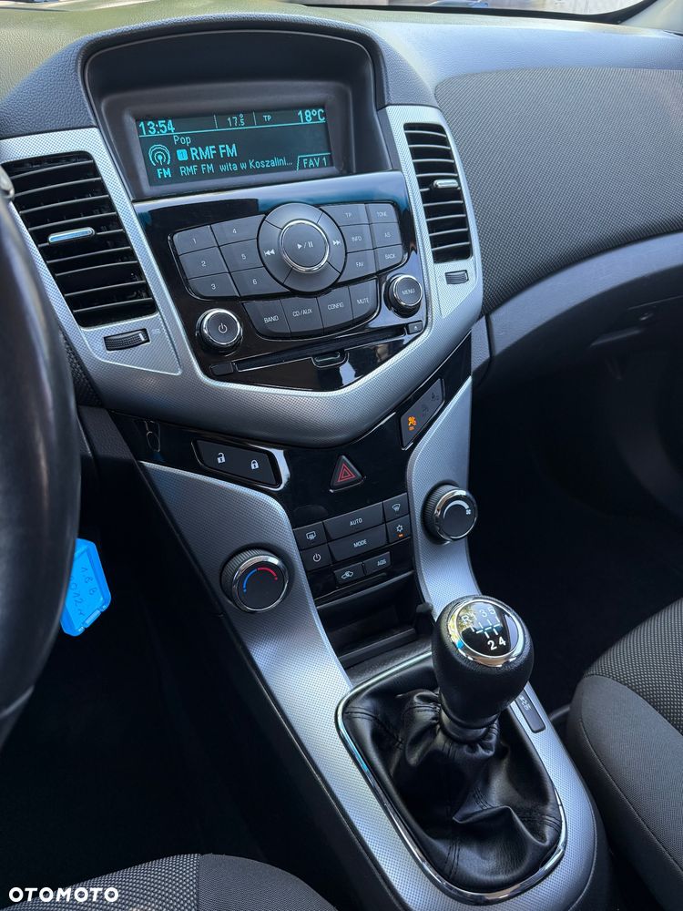 Chevrolet Cruze - 16