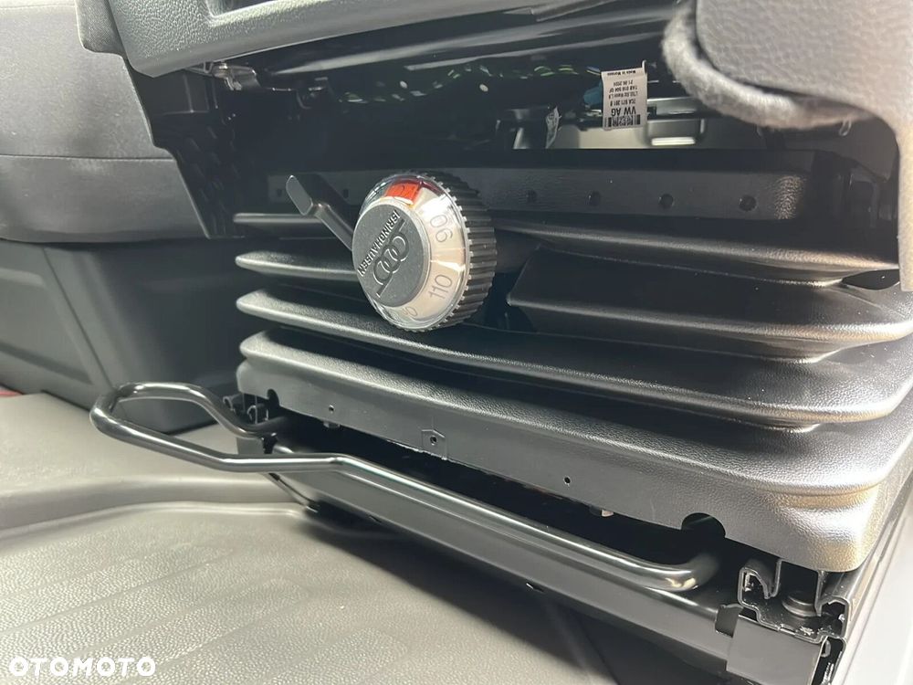 Volkswagen Crafter Volkswagen Crafter 35 Furgon AUTOMAT/L3H3, 2.0TDI 177KM, r.o. 3640 - 32