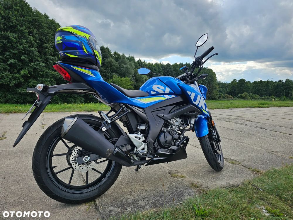 Suzuki GSX - 12