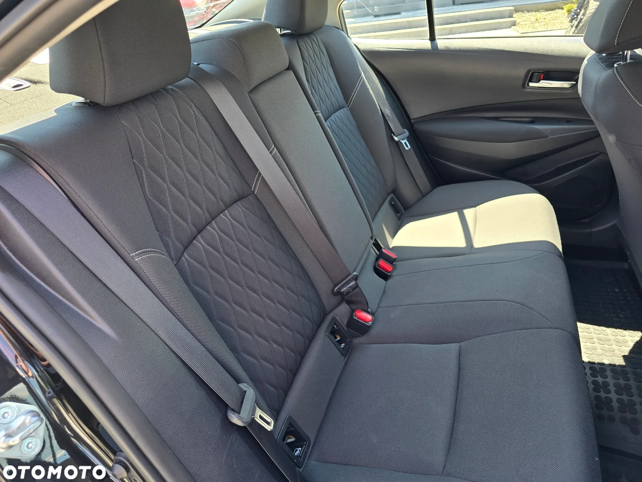 Toyota Corolla 1.8 Hybrid GPF Comfort - 18