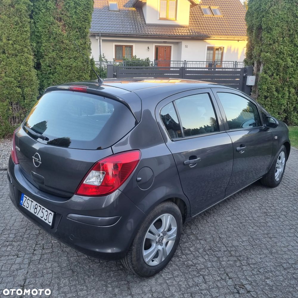 Opel Corsa 1.2 16V Cosmo - 12