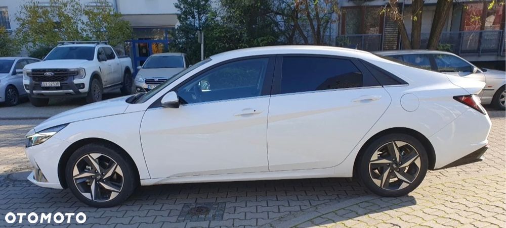 Hyundai Elantra 1.6 Executive CVT - 5