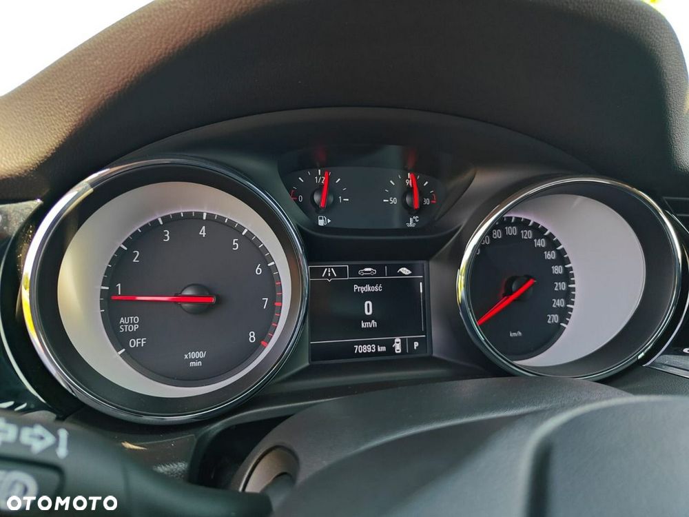 Opel Insignia - 12