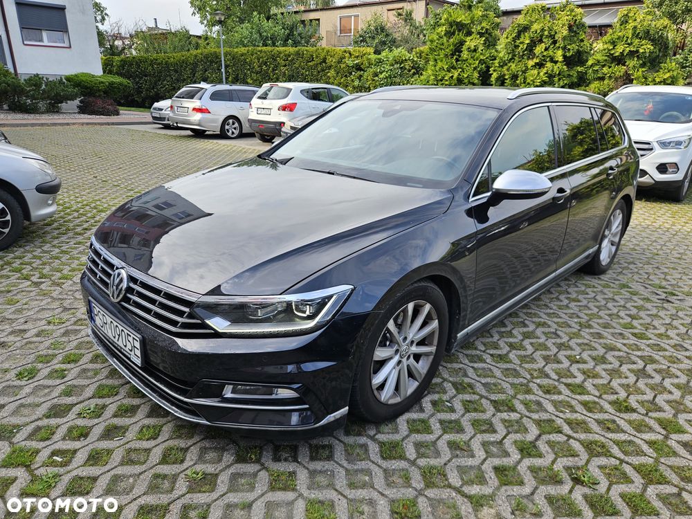 Volkswagen Passat - 1