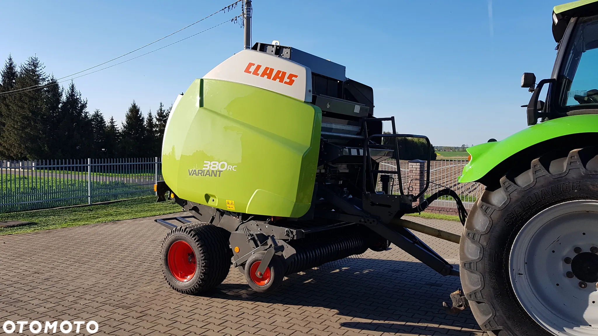 Claas VARIANT 380 RC 2012R - 12
