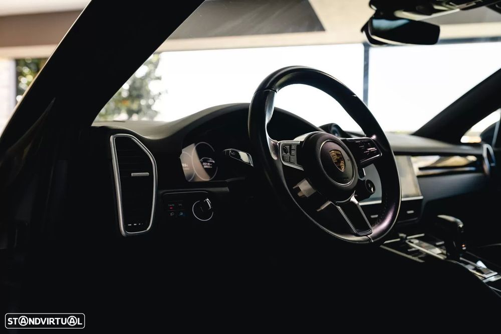 Porsche Cayenne Coupé E-Hybrid Platinum Edition - 35