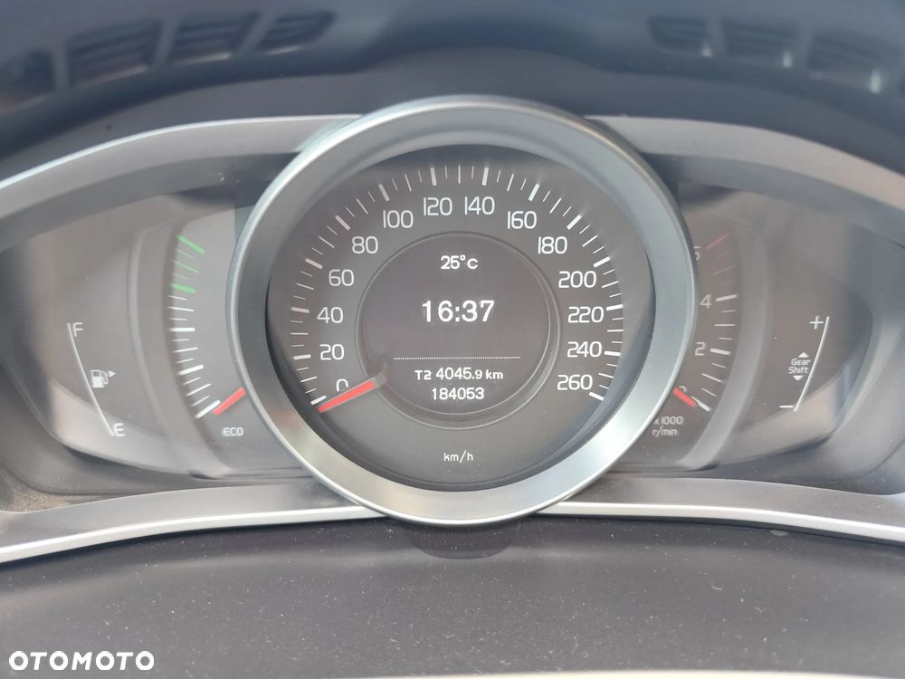 Volvo V40 D2 Drive-E Momentum - 26