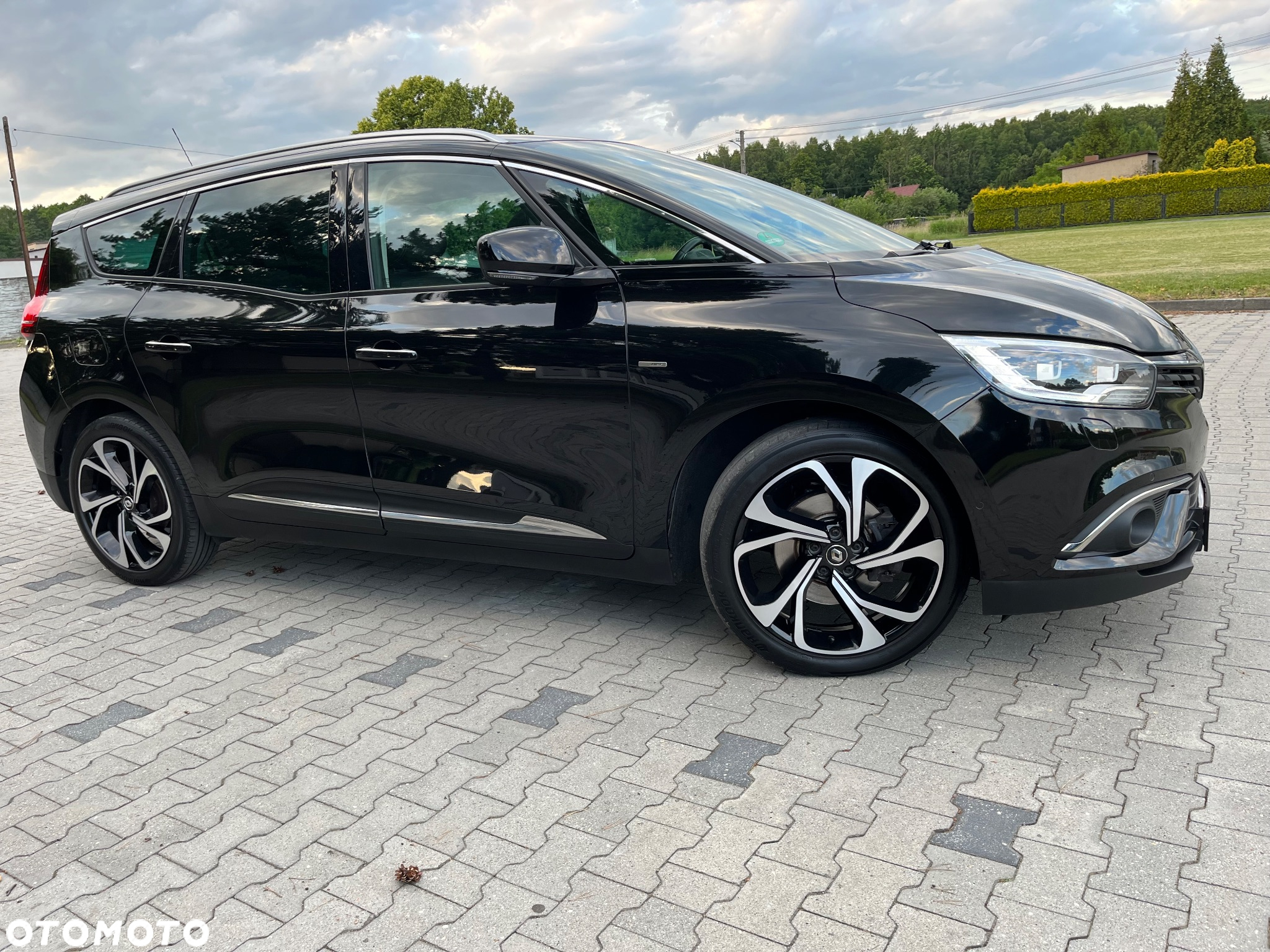 Renault Grand Scenic - 39