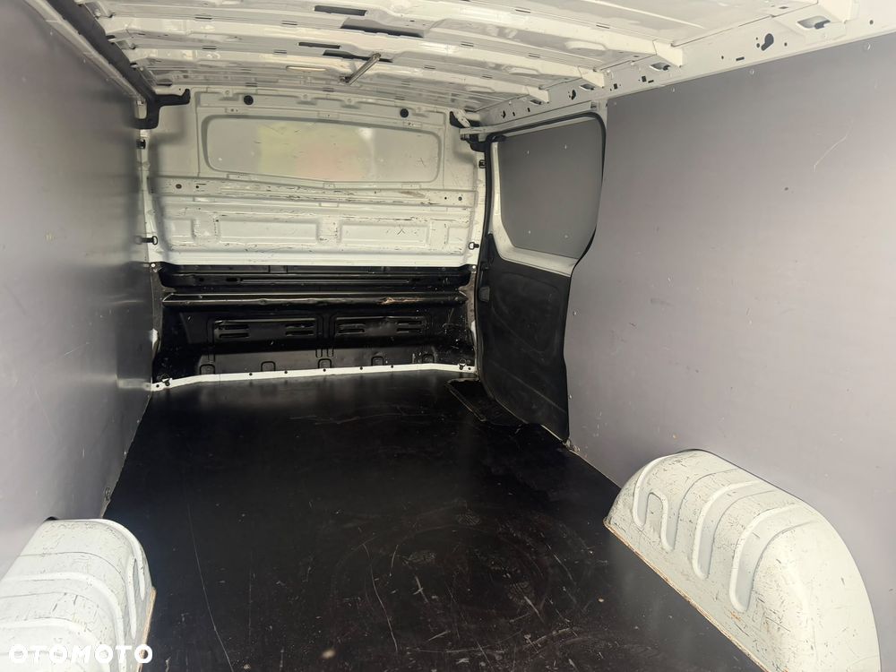 Opel Vivaro - 22